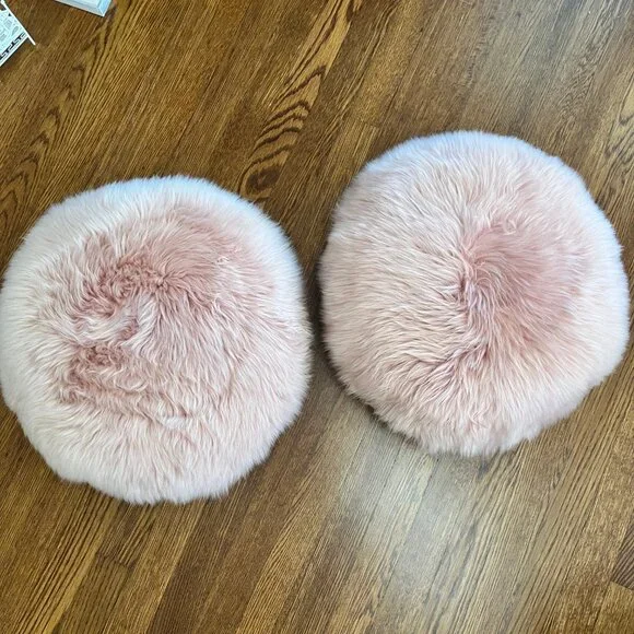 Article (Retired) Lanna Round Pink Sheepskin Pair of Pillows - EUC - So Soft! - Picture 2 of 11